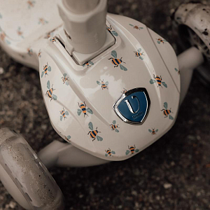 Самокат со светящимися колесами Vanilla Copenhagen "Honeybee", серый, маленький